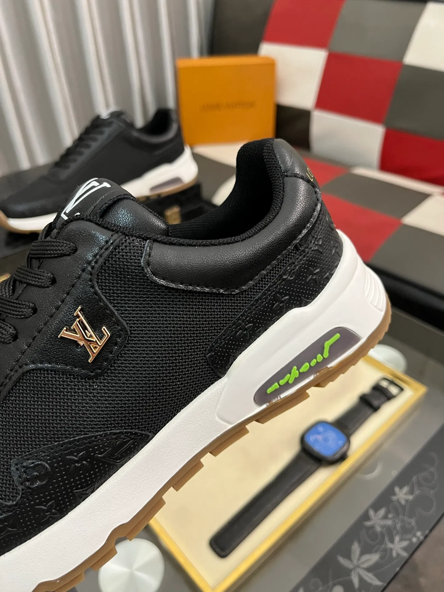 Men's shoes 💰458⌚️⌚️[Louis Vuitton LV] Dad shoes are popular casual sports shoes with outsole, breathable and comfortable, easy to walk, trendy men's versatile fly woven epoxy with ➕leather lining➕Gucci's popular original outsole, sports and running style, super comfortable. Size 38-442️⃣Colors available